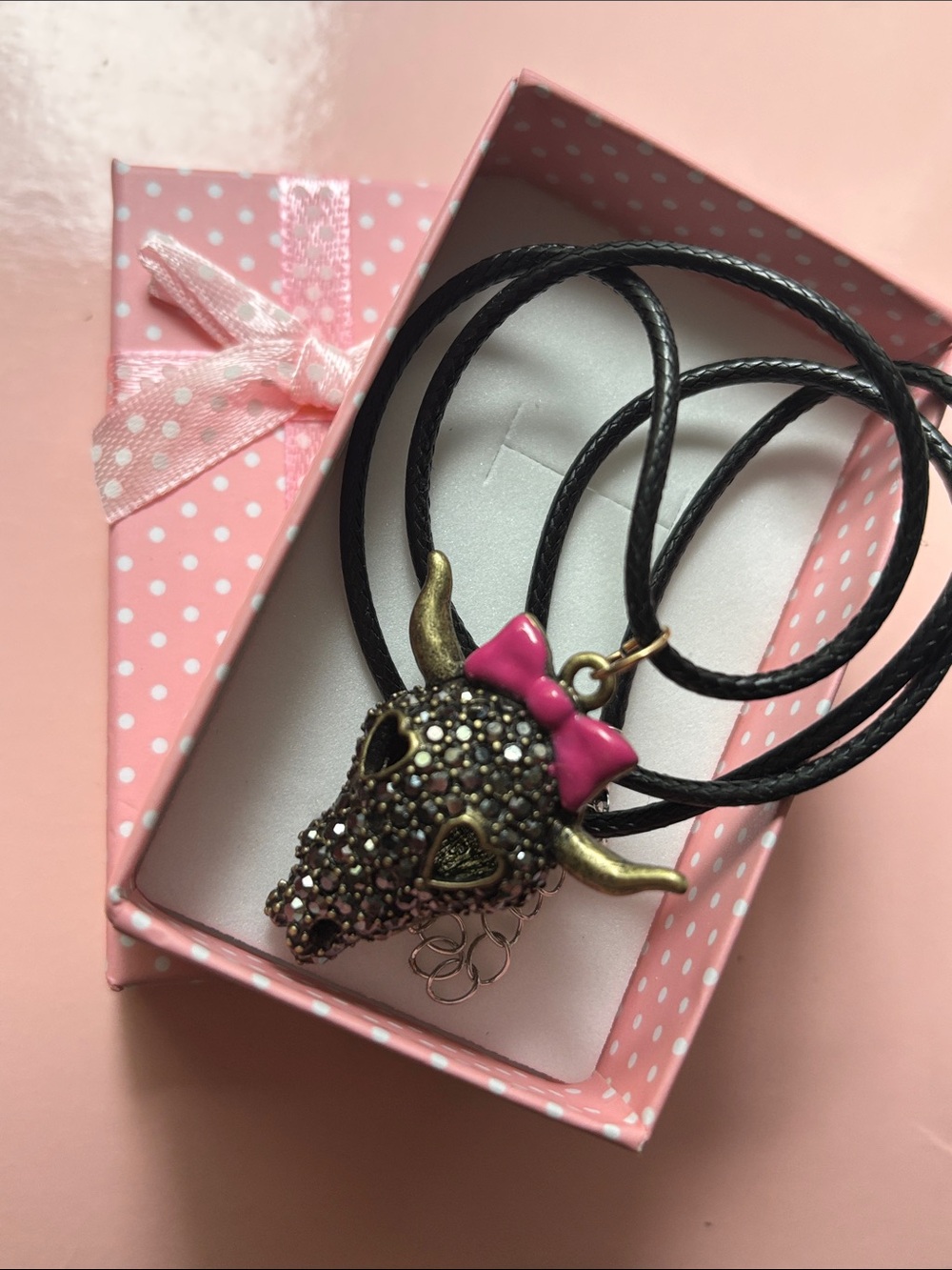 🟡Betsey Johnson Pavé Crystal Cow Skull Necklace With Pink Bow